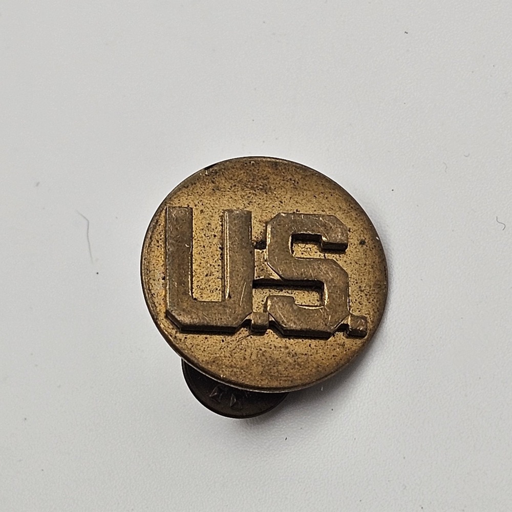 WW2 era US Army U.S. Collar Disc Insignia Pin Uniform Military 2 Piece Clutch